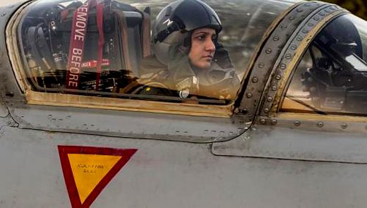 Pak -woman fighter piolet-3